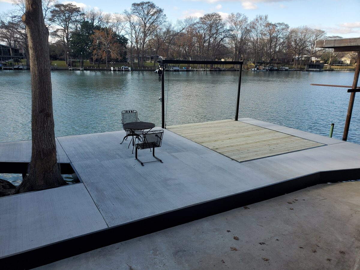 Dock with jet ski pivot on Lake Dunlap
